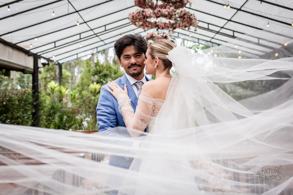 Casamento, making of, dia da noiva, maquiagem, wedding, fotografia, foto de casamento, vestido de noiva, festa, balada, sensual, convite, buffet, decoração, gastronomia, ensaio fotográfico, noiva, noivo, pula pula, amigas, padrinhos, aliança, 