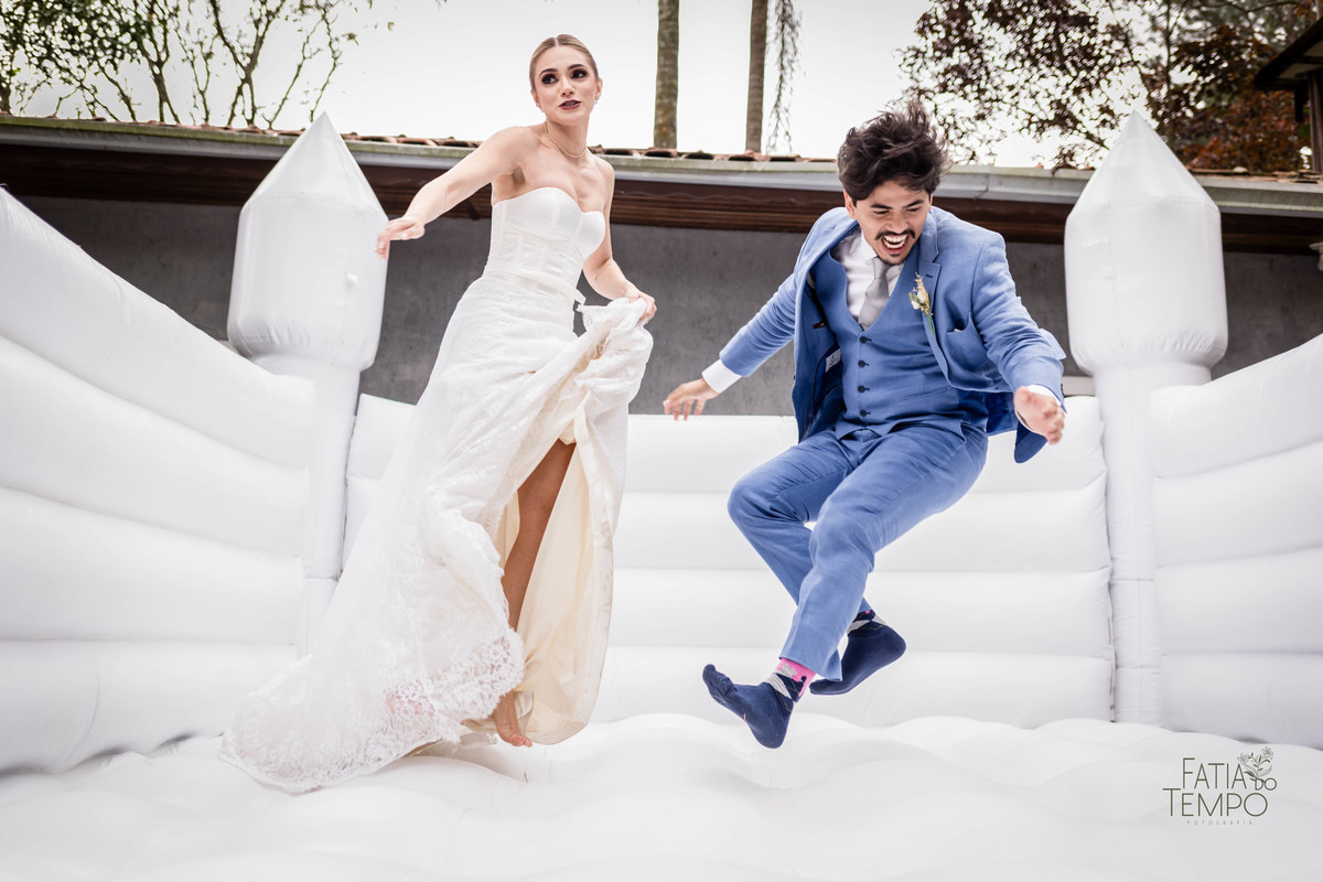 Casamento, making of, dia da noiva, maquiagem, wedding, fotografia, foto de casamento, vestido de noiva, festa, balada, sensual, convite, buffet, decoração, gastronomia, ensaio fotográfico, noiva, noivo, pula pula, amigas, padrinhos, aliança, 