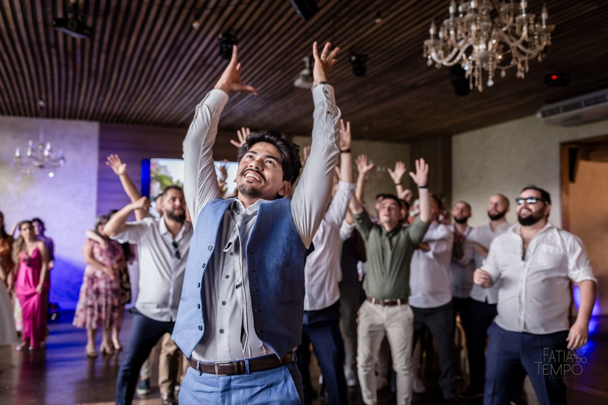 Casamento, making of, dia da noiva, maquiagem, wedding, fotografia, foto de casamento, vestido de noiva, festa, balada, sensual, convite, buffet, decoração, gastronomia, ensaio fotográfico, noiva, noivo, pula pula, amigas, padrinhos, aliança, 