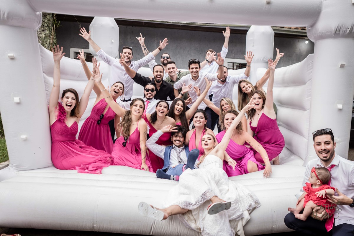 Casamento, making of, dia da noiva, maquiagem, wedding, fotografia, foto de casamento, vestido de noiva, festa, balada, sensual, convite, buffet, decoração, gastronomia, ensaio fotográfico, noiva, noivo, pula pula, amigas, padrinhos, aliança, 