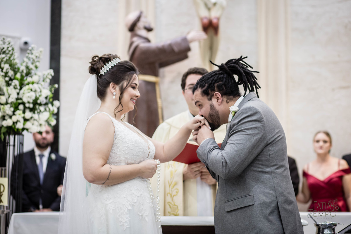 Casamento, São Caetano do sul , Abc paulista, Buffet de casamento, Allegro Buffet, Rua Alegre, Noivo, Noiva, Making of, Cachaça, Vestido de noiva,  wedding, madrinhas, padrinhos, igreja, religião, decoração, balada, banda, festa, drink, escola de samba, 
