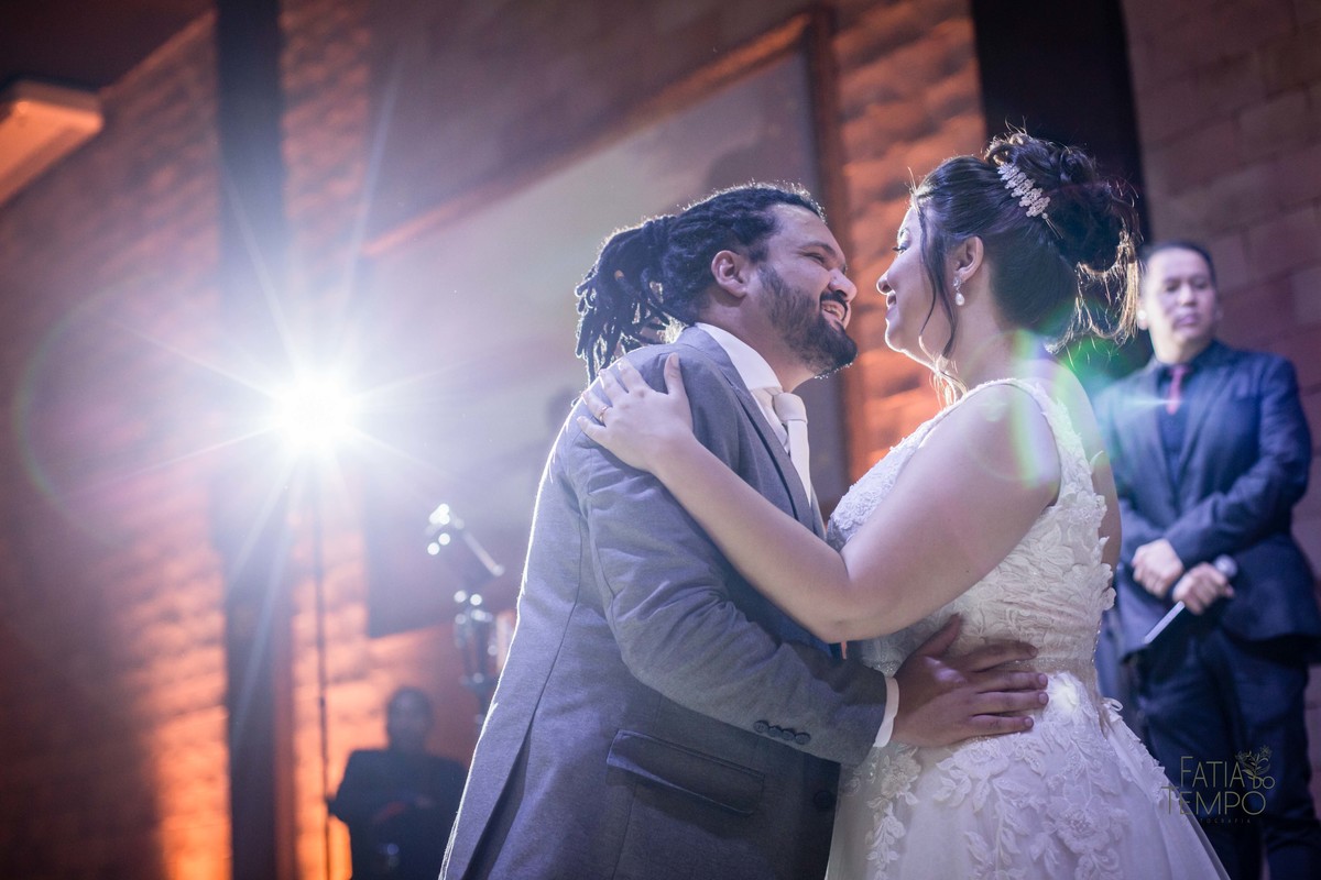 Casamento, São Caetano do sul , Abc paulista, Buffet de casamento, Allegro Buffet, Rua Alegre, Noivo, Noiva, Making of, Cachaça, Vestido de noiva,  wedding, madrinhas, padrinhos, igreja, religião, decoração, balada, banda, festa, drink, escola de samba, 