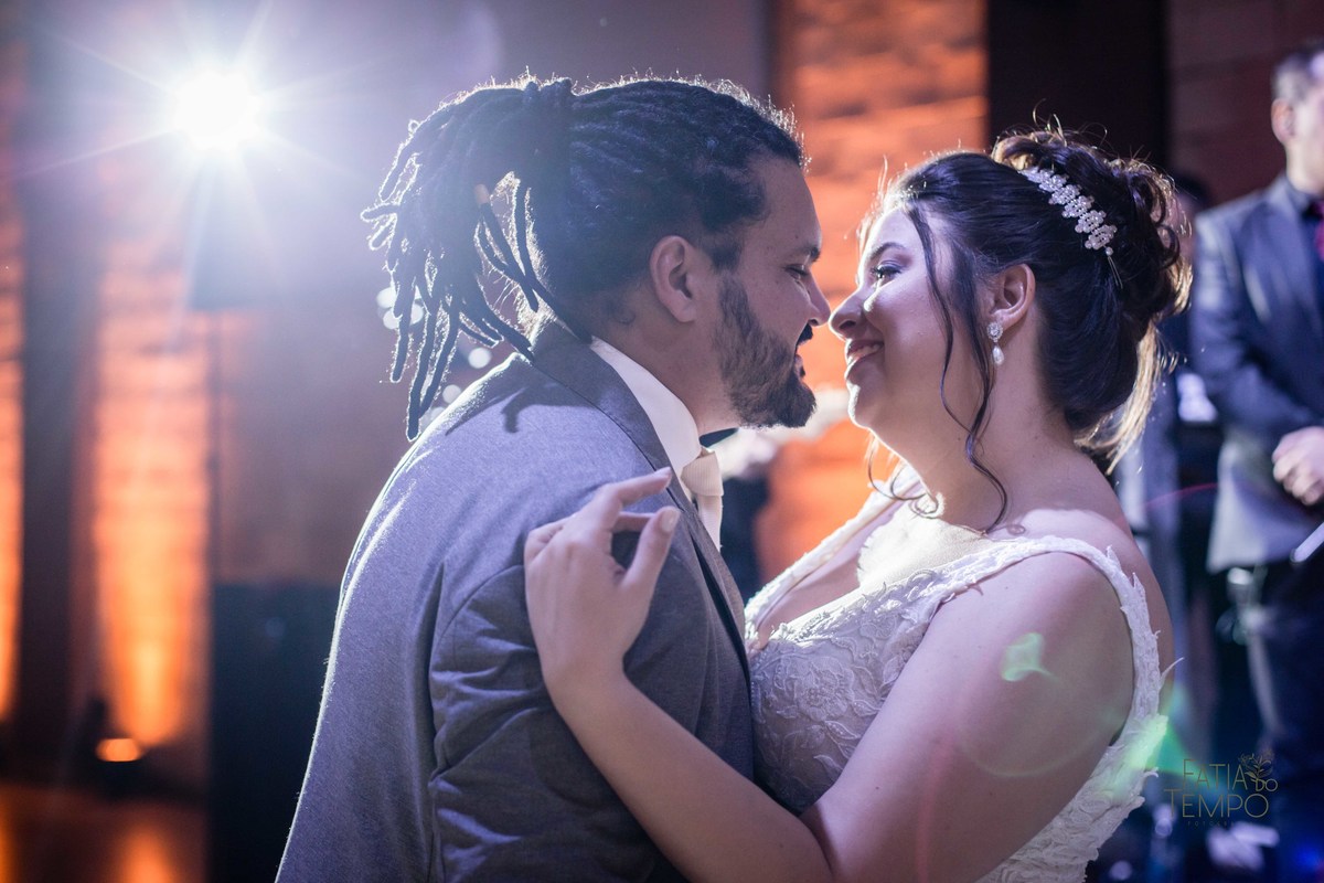 Casamento, São Caetano do sul , Abc paulista, Buffet de casamento, Allegro Buffet, Rua Alegre, Noivo, Noiva, Making of, Cachaça, Vestido de noiva,  wedding, madrinhas, padrinhos, igreja, religião, decoração, balada, banda, festa, drink, escola de samba, 