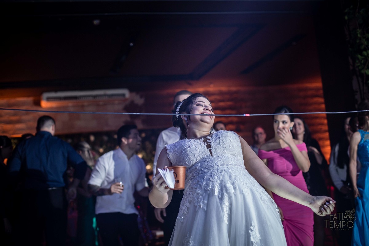 Casamento, São Caetano do sul , Abc paulista, Buffet de casamento, Allegro Buffet, Rua Alegre, Noivo, Noiva, Making of, Cachaça, Vestido de noiva,  wedding, madrinhas, padrinhos, igreja, religião, decoração, balada, banda, festa, drink, escola de samba, 