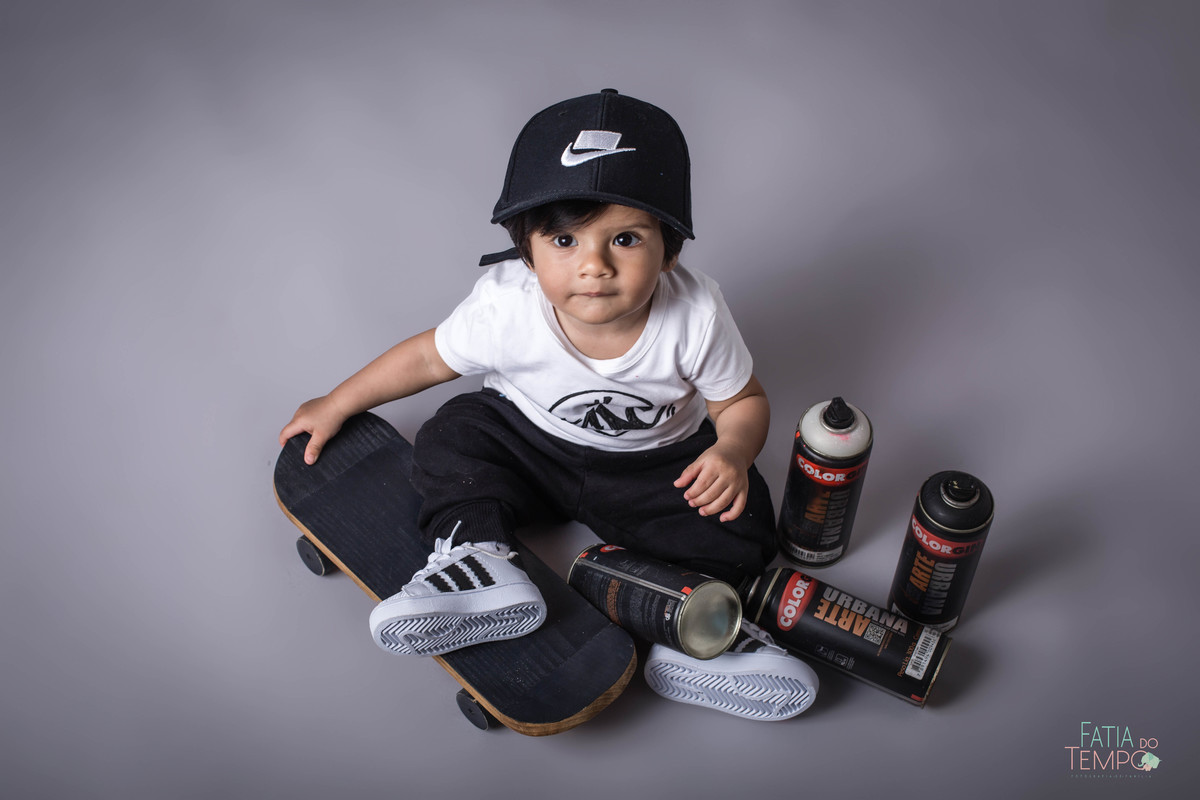 ensaio infantil, aniversario infantil, foto de criança, menino, skate, sk8, skate na veia, Charlie Brown Jr, skate or die, patins, pixação, grafite, adidas, color gin, spray, acompanhamento, pai de menino, mão de menino, festa de aniversário, buffet, 