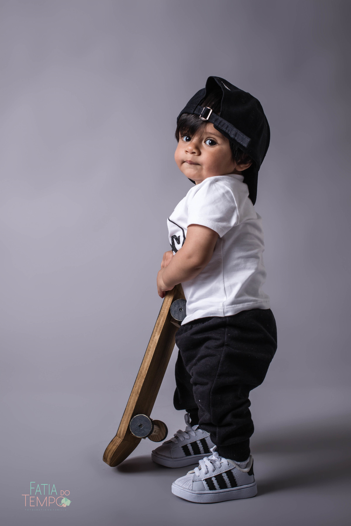 ensaio infantil, aniversario infantil, foto de criança, menino, skate, sk8, skate na veia, Charlie Brown Jr, skate or die, patins, pixação, grafite, adidas, color gin, spray, acompanhamento, pai de menino, mão de menino, festa de aniversário, buffet, 