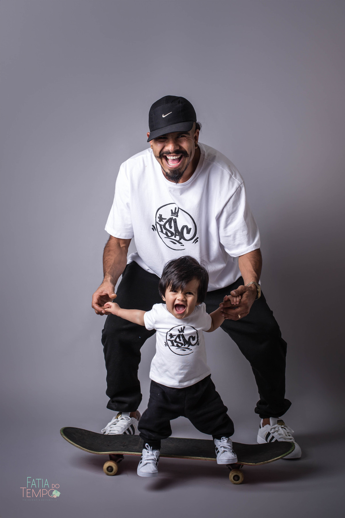 ensaio infantil, aniversario infantil, foto de criança, menino, skate, sk8, skate na veia, Charlie Brown Jr, skate or die, patins, pixação, grafite, adidas, color gin, spray, acompanhamento, pai de menino, mão de menino, festa de aniversário, buffet, 