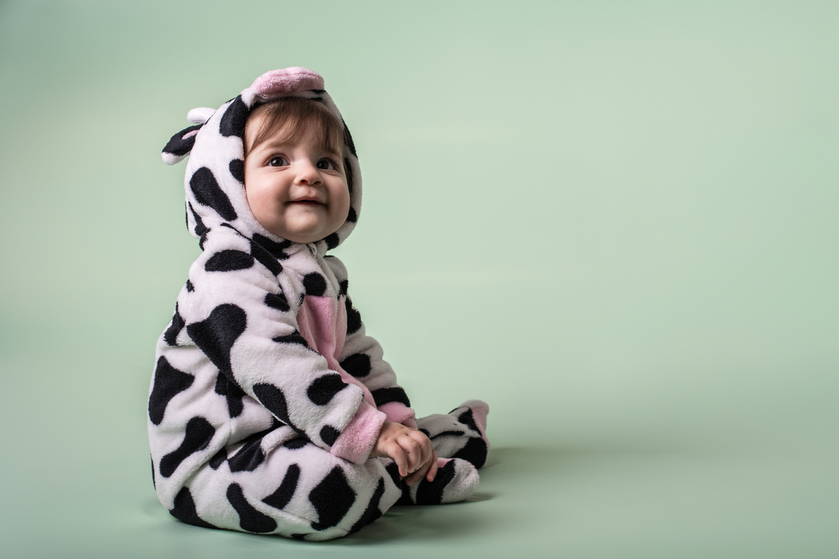 Acompanhamento, ensaio de criança, ensaio fotográfico, mãe de menina, pai de menina, flores, florzinha, balde, bacia, coroa de flores, bebê, menina, filha, família, foto de criança, foto de bebê, smash the cake, smash the fruit, gestante, grávida, 