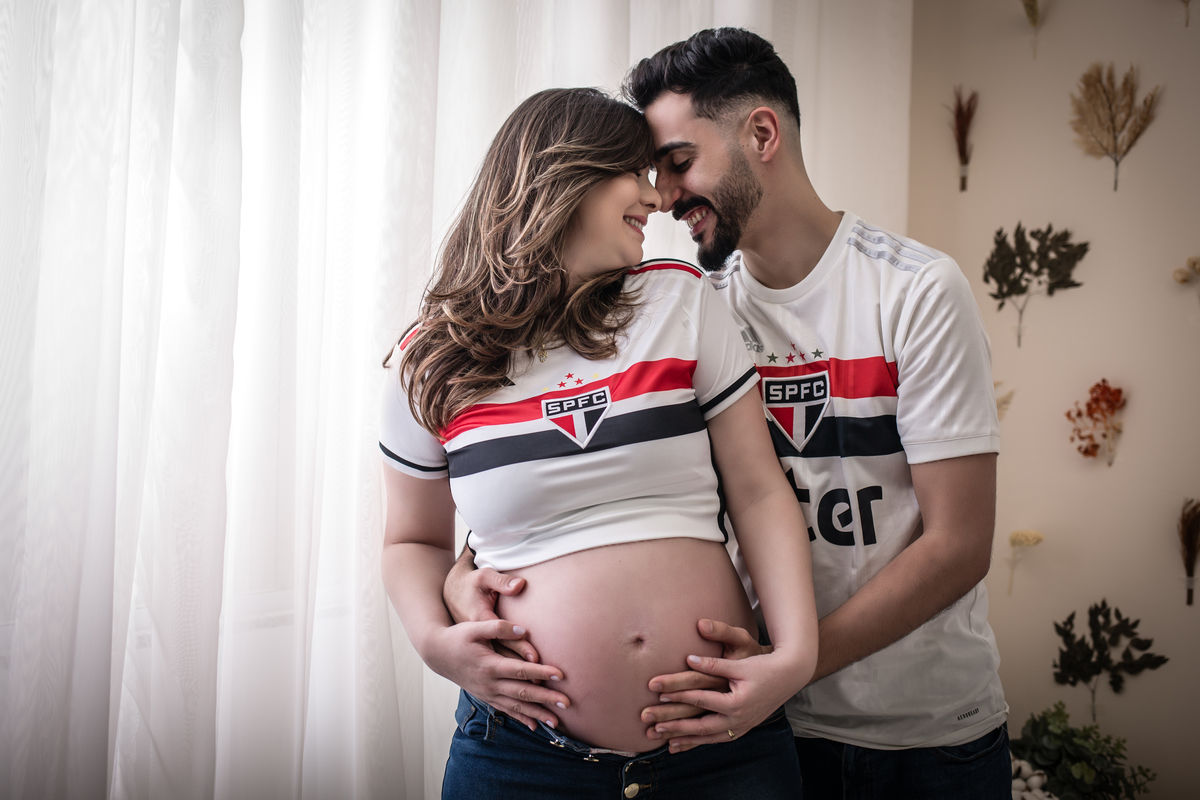 Gestante, ensaio gestante, grávida, gravidinha, baby, bebê, mãe de menina, mulher, feminino, ensaio de casal, lifestyle, decoração, estúdio fotográfico, São Paulo, spfc, torcida independente, tricolor paulista, mundial, libertadores, Regiane Alves, 
