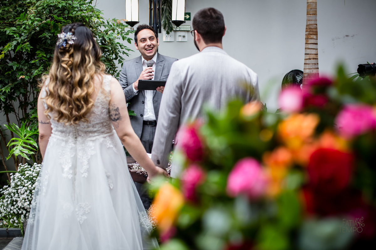 mini wedding, decoração, casamento, maquiagem, make, hair, dia da noiva, adidas, wedding, vestido de noiva, perfume, buffet, cerimônia, buquê, bouquet, flores, ensaio fotográfico, brinde, festa, balada, recepção, cerimonialista, assessoria, celebrante, 