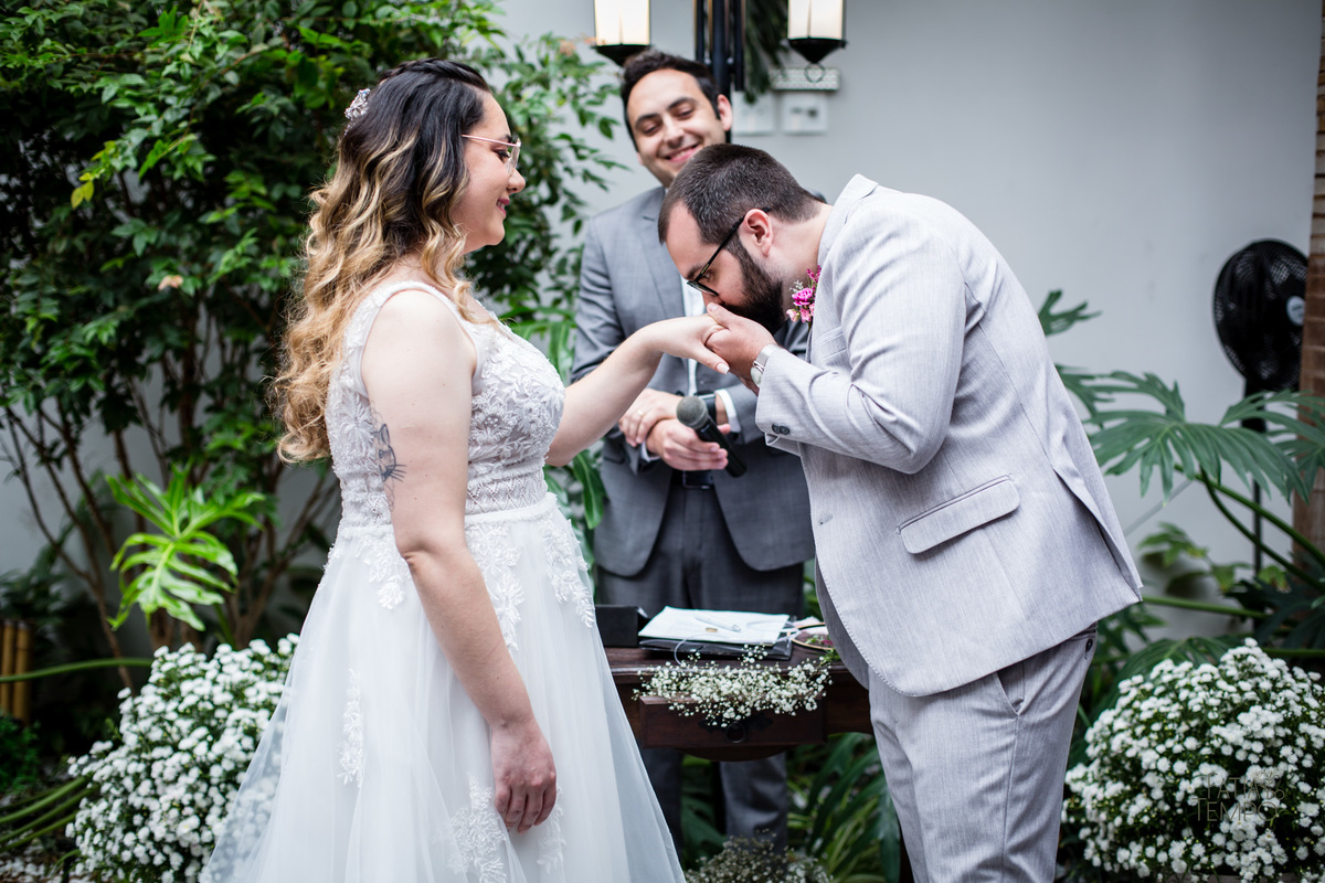 mini wedding, decoração, casamento, maquiagem, make, hair, dia da noiva, adidas, wedding, vestido de noiva, perfume, buffet, cerimônia, buquê, bouquet, flores, ensaio fotográfico, brinde, festa, balada, recepção, cerimonialista, assessoria, celebrante, 