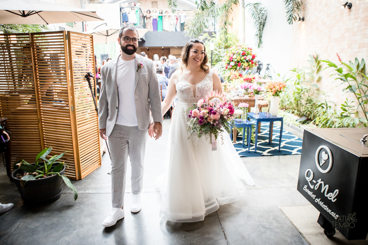 mini wedding, decoração, casamento, maquiagem, make, hair, dia da noiva, adidas, wedding, vestido de noiva, perfume, buffet, cerimônia, buquê, bouquet, flores, ensaio fotográfico, brinde, festa, balada, recepção, cerimonialista, assessoria, celebrante, 