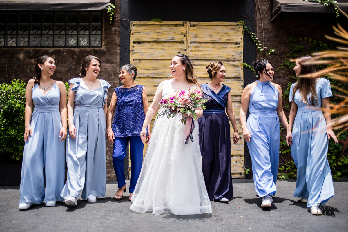 mini wedding, decoração, casamento, maquiagem, make, hair, dia da noiva, adidas, wedding, vestido de noiva, perfume, buffet, cerimônia, buquê, bouquet, flores, ensaio fotográfico, brinde, festa, balada, recepção, cerimonialista, assessoria, celebrante, 