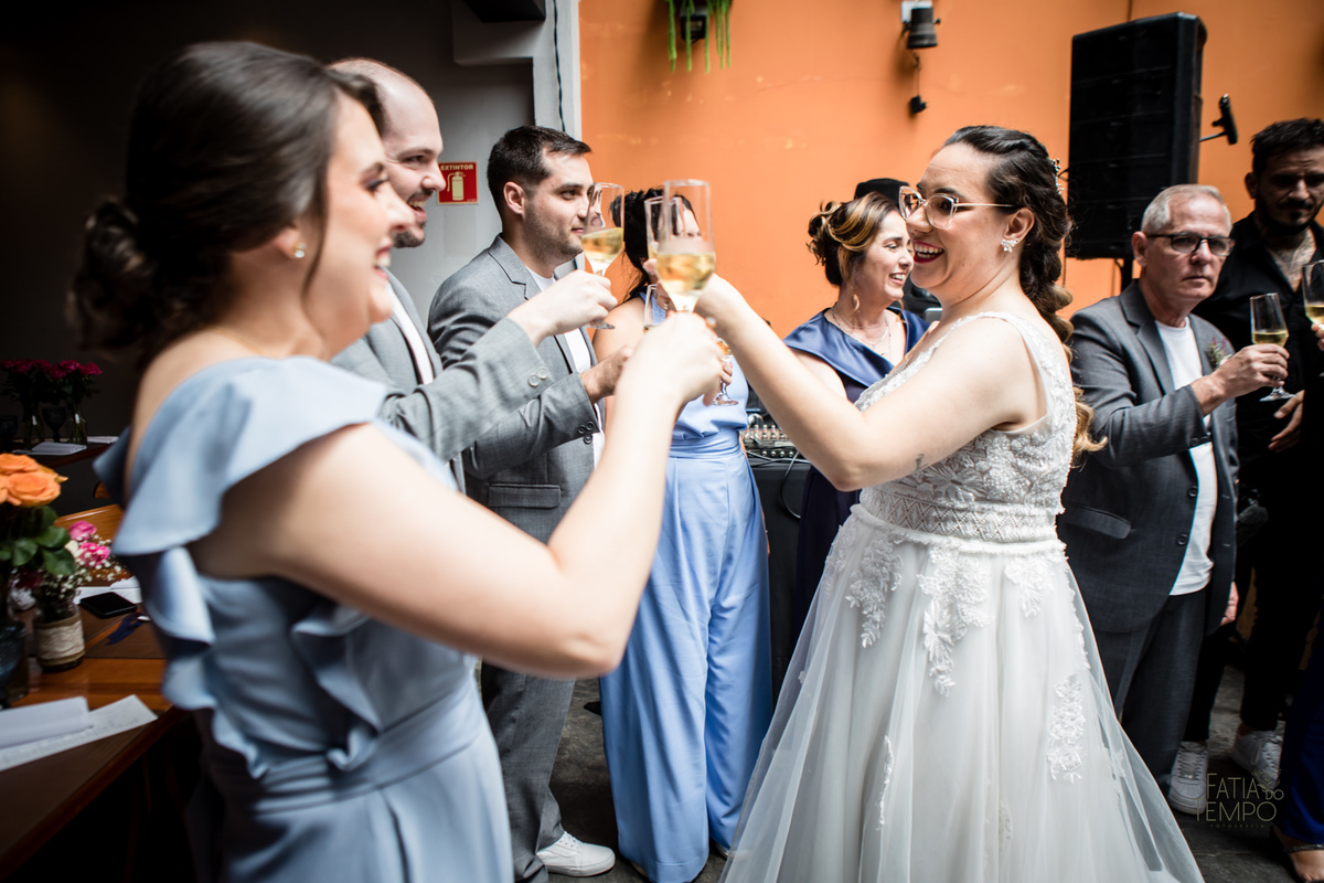 mini wedding, decoração, casamento, maquiagem, make, hair, dia da noiva, adidas, wedding, vestido de noiva, perfume, buffet, cerimônia, buquê, bouquet, flores, ensaio fotográfico, brinde, festa, balada, recepção, cerimonialista, assessoria, celebrante, 