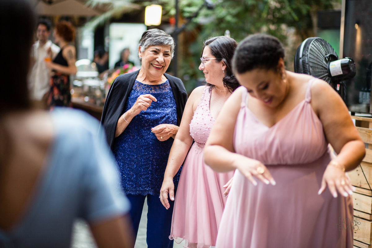 mini wedding, decoração, casamento, maquiagem, make, hair, dia da noiva, adidas, wedding, vestido de noiva, perfume, buffet, cerimônia, buquê, bouquet, flores, ensaio fotográfico, brinde, festa, balada, recepção, cerimonialista, assessoria, celebrante, 