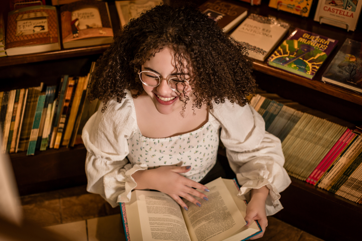 ensaio fotográfico, xv, 15 anos, debutante, livraria, língua portuguesa, academia brasileira de letras, redação, leitura, livros, educação, conhecimento, história, fotografia profissional, nerd, geek, fotógrafo em são paulo, fotógrafo em São Caetano,  