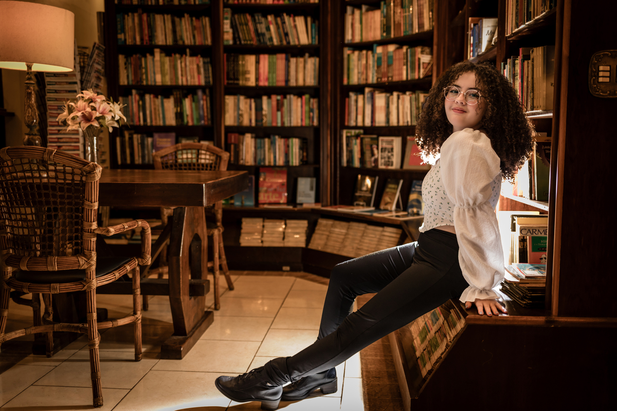 ensaio fotográfico, xv, 15 anos, debutante, livraria, língua portuguesa, academia brasileira de letras, redação, leitura, livros, educação, conhecimento, história, fotografia profissional, nerd, geek, fotógrafo em são paulo, fotógrafo em São Caetano,  