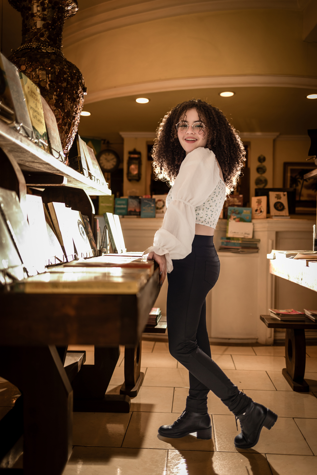 ensaio fotográfico, xv, 15 anos, debutante, livraria, língua portuguesa, academia brasileira de letras, redação, leitura, livros, educação, conhecimento, história, fotografia profissional, nerd, geek, fotógrafo em são paulo, fotógrafo em São Caetano,  