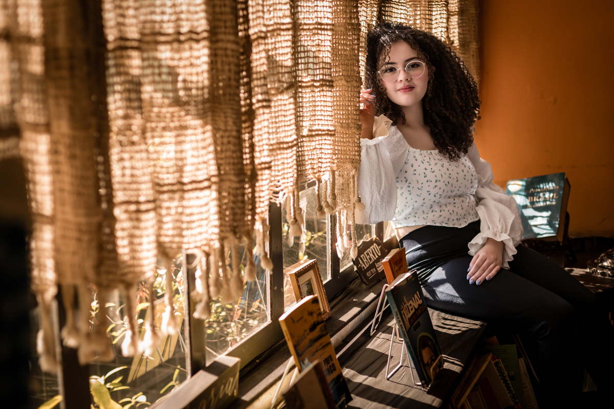 ensaio fotográfico, xv, 15 anos, debutante, livraria, língua portuguesa, academia brasileira de letras, redação, leitura, livros, educação, conhecimento, história, fotografia profissional, nerd, geek, fotógrafo em são paulo, fotógrafo em São Caetano,  