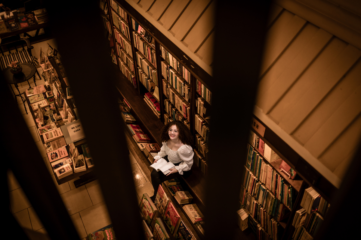 ensaio fotográfico, xv, 15 anos, debutante, livraria, língua portuguesa, academia brasileira de letras, redação, leitura, livros, educação, conhecimento, história, fotografia profissional, nerd, geek, fotógrafo em são paulo, fotógrafo em São Caetano,  