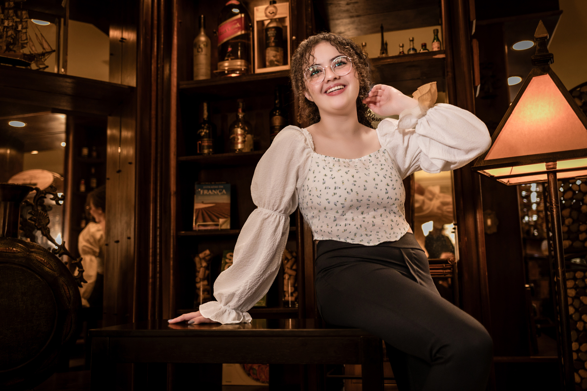 ensaio fotográfico, xv, 15 anos, debutante, livraria, língua portuguesa, academia brasileira de letras, redação, leitura, livros, educação, conhecimento, história, fotografia profissional, nerd, geek, fotógrafo em são paulo, fotógrafo em São Caetano,  