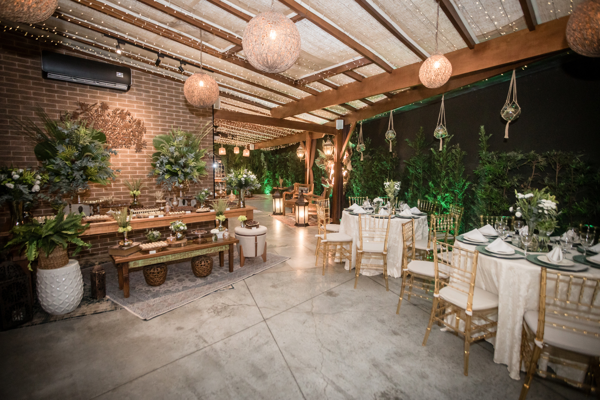 Aniversário Adulto, Celebração, Festa de Aniversário, Comemoração, Anos de Vida, Aniversariante, Dia Especial, Mais um Ano, Festa Intimista, Aniversário Temático, Aniversário de idade, Alegria, buffet, decoração, assessoria, 40 anos, banda, fotografia, 