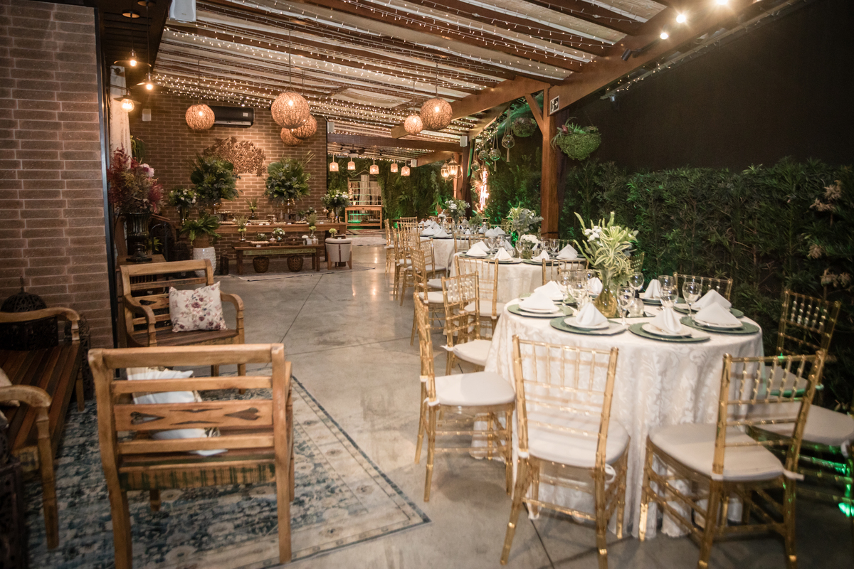 Aniversário Adulto, Celebração, Festa de Aniversário, Comemoração, Anos de Vida, Aniversariante, Dia Especial, Mais um Ano, Festa Intimista, Aniversário Temático, Aniversário de idade, Alegria, buffet, decoração, assessoria, 40 anos, banda, fotografia, 