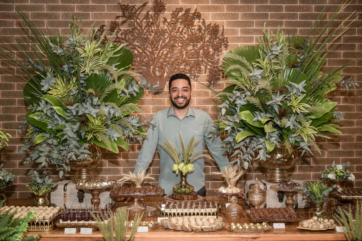 Aniversário Adulto, Celebração, Festa de Aniversário, Comemoração, Anos de Vida, Aniversariante, Dia Especial, Mais um Ano, Festa Intimista, Aniversário Temático, Aniversário de idade, Alegria, buffet, decoração, assessoria, 40 anos, banda, fotografia, 