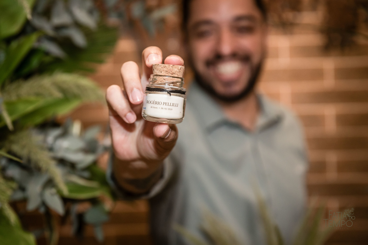 Aniversário Adulto, Celebração, Festa de Aniversário, Comemoração, Anos de Vida, Aniversariante, Dia Especial, Mais um Ano, Festa Intimista, Aniversário Temático, Aniversário de idade, Alegria, buffet, decoração, assessoria, 40 anos, banda, fotografia, 