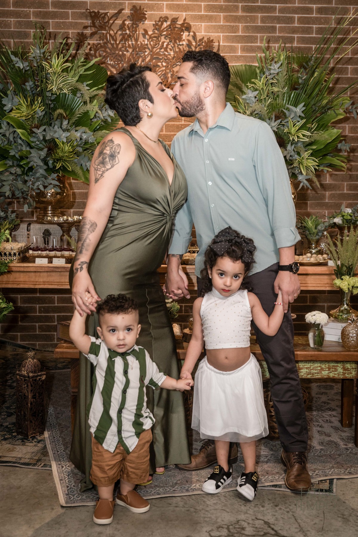 Aniversário Adulto, Celebração, Festa de Aniversário, Comemoração, Anos de Vida, Aniversariante, Dia Especial, Mais um Ano, Festa Intimista, Aniversário Temático, Aniversário de idade, Alegria, buffet, decoração, assessoria, 40 anos, banda, fotografia, 