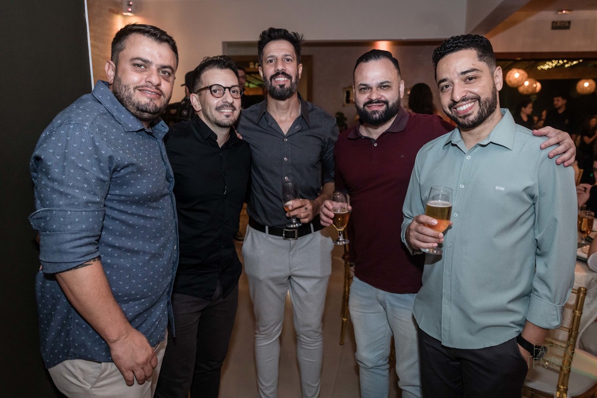 Aniversário Adulto, Celebração, Festa de Aniversário, Comemoração, Anos de Vida, Aniversariante, Dia Especial, Mais um Ano, Festa Intimista, Aniversário Temático, Aniversário de idade, Alegria, buffet, decoração, assessoria, 40 anos, banda, fotografia, 