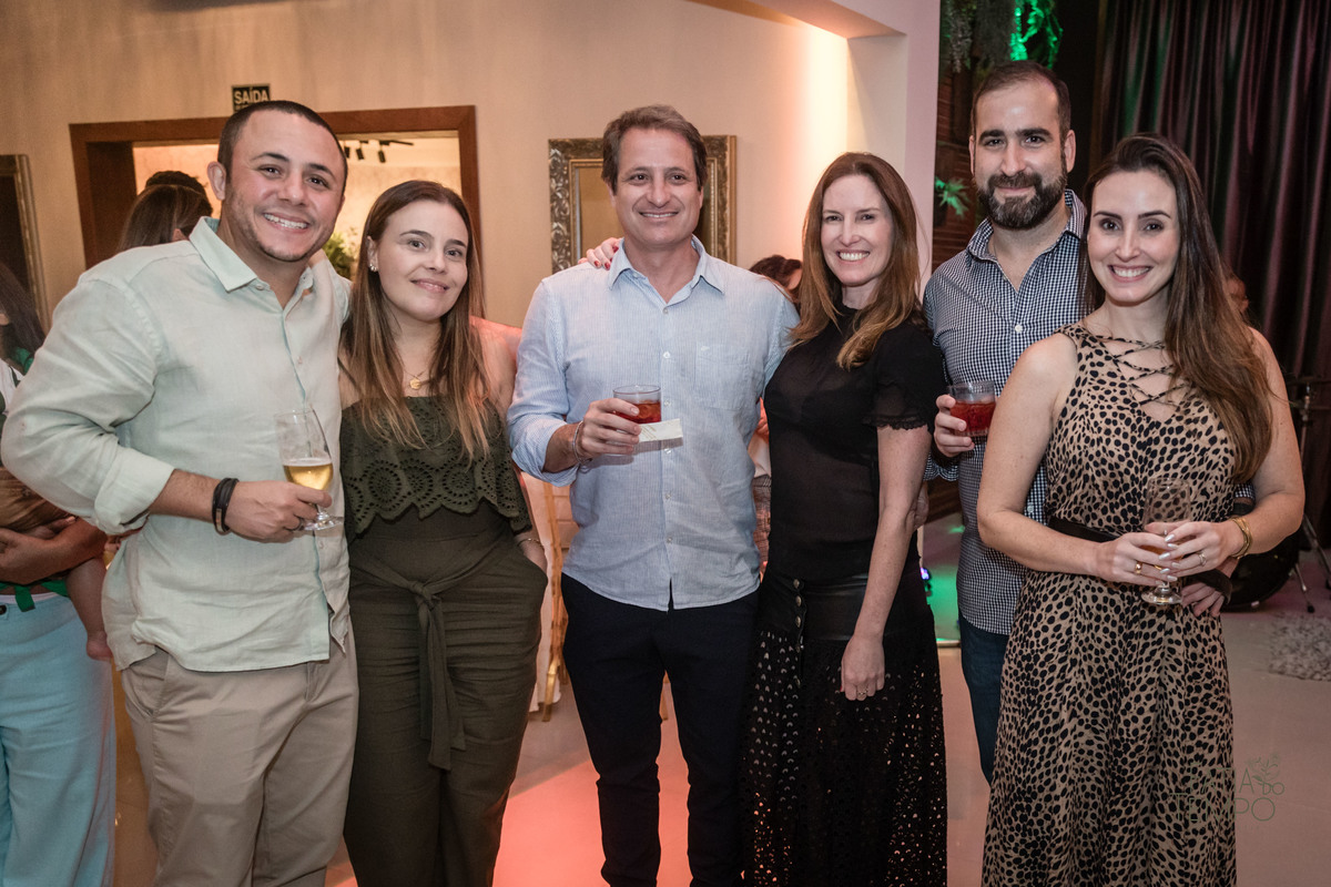 Aniversário Adulto, Celebração, Festa de Aniversário, Comemoração, Anos de Vida, Aniversariante, Dia Especial, Mais um Ano, Festa Intimista, Aniversário Temático, Aniversário de idade, Alegria, buffet, decoração, assessoria, 40 anos, banda, fotografia, 