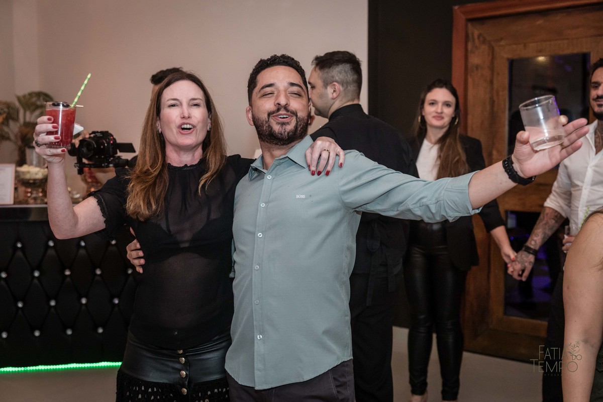 Aniversário Adulto, Celebração, Festa de Aniversário, Comemoração, Anos de Vida, Aniversariante, Dia Especial, Mais um Ano, Festa Intimista, Aniversário Temático, Aniversário de idade, Alegria, buffet, decoração, assessoria, 40 anos, banda, fotografia, 