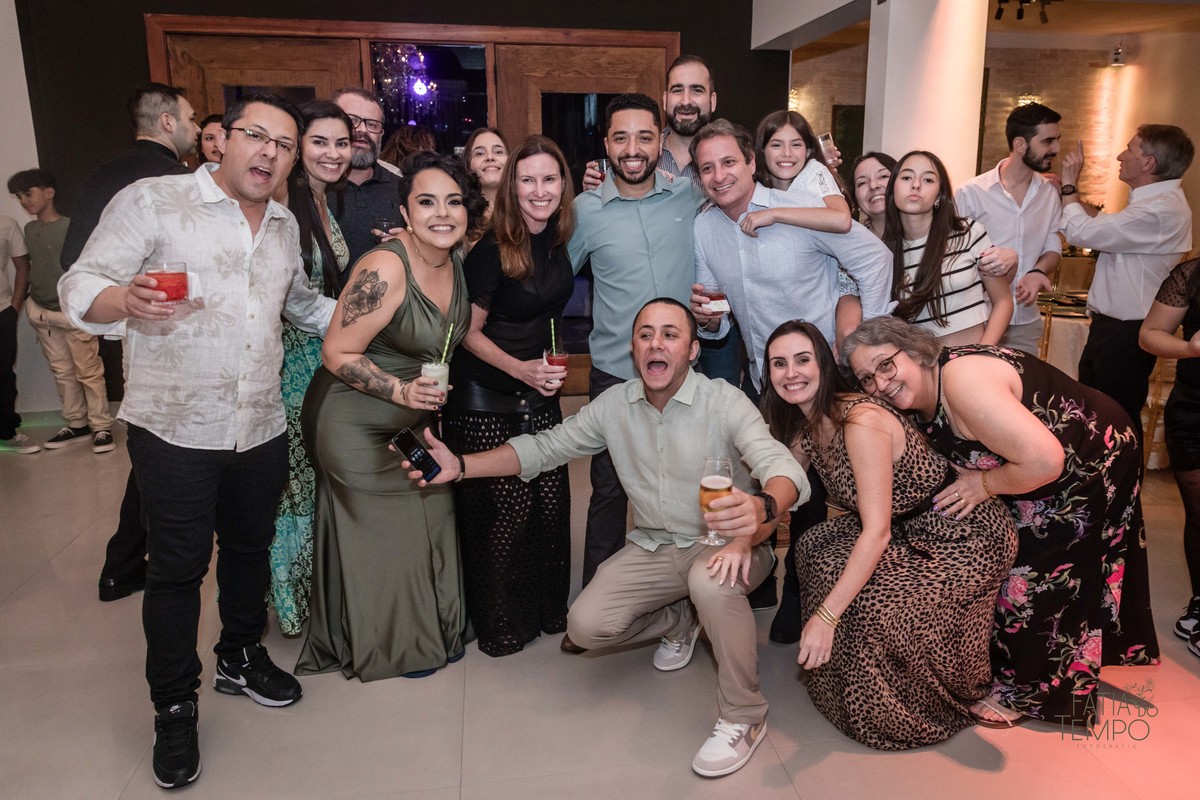 Aniversário Adulto, Celebração, Festa de Aniversário, Comemoração, Anos de Vida, Aniversariante, Dia Especial, Mais um Ano, Festa Intimista, Aniversário Temático, Aniversário de idade, Alegria, buffet, decoração, assessoria, 40 anos, banda, fotografia, 