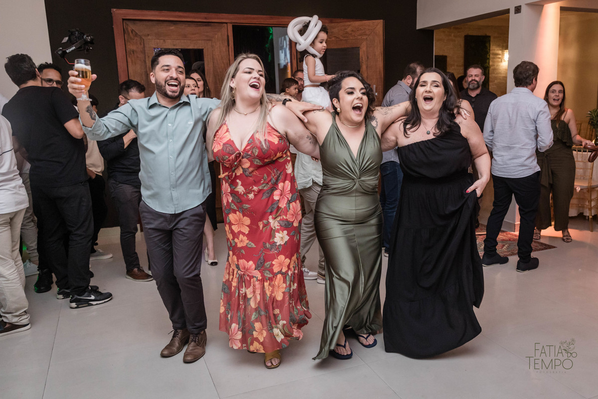 Aniversário Adulto, Celebração, Festa de Aniversário, Comemoração, Anos de Vida, Aniversariante, Dia Especial, Mais um Ano, Festa Intimista, Aniversário Temático, Aniversário de idade, Alegria, buffet, decoração, assessoria, 40 anos, banda, fotografia, 