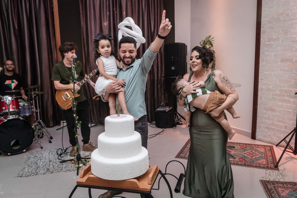 Aniversário Adulto, Celebração, Festa de Aniversário, Comemoração, Anos de Vida, Aniversariante, Dia Especial, Mais um Ano, Festa Intimista, Aniversário Temático, Aniversário de idade, Alegria, buffet, decoração, assessoria, 40 anos, banda, fotografia, 