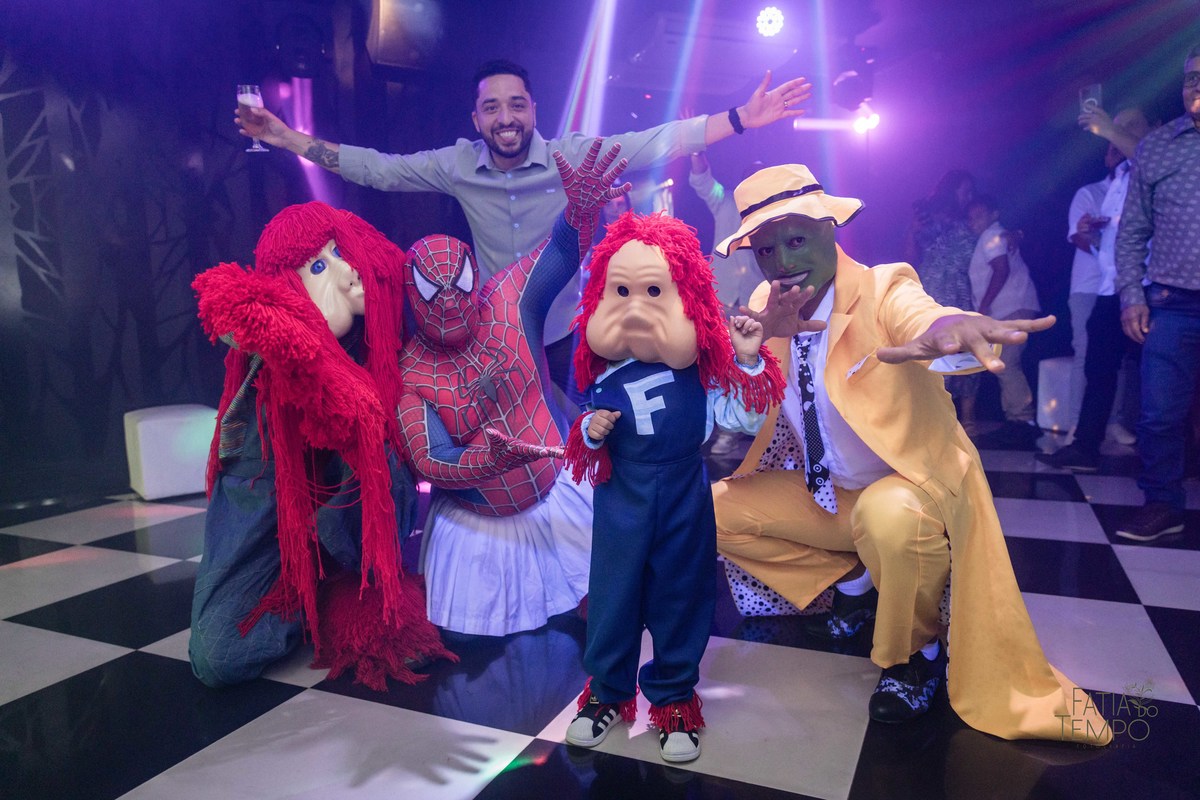 Aniversário Adulto, Celebração, Festa de Aniversário, Comemoração, Anos de Vida, Aniversariante, Dia Especial, Mais um Ano, Festa Intimista, Aniversário Temático, Aniversário de idade, Alegria, buffet, decoração, assessoria, 40 anos, banda, fotografia, 