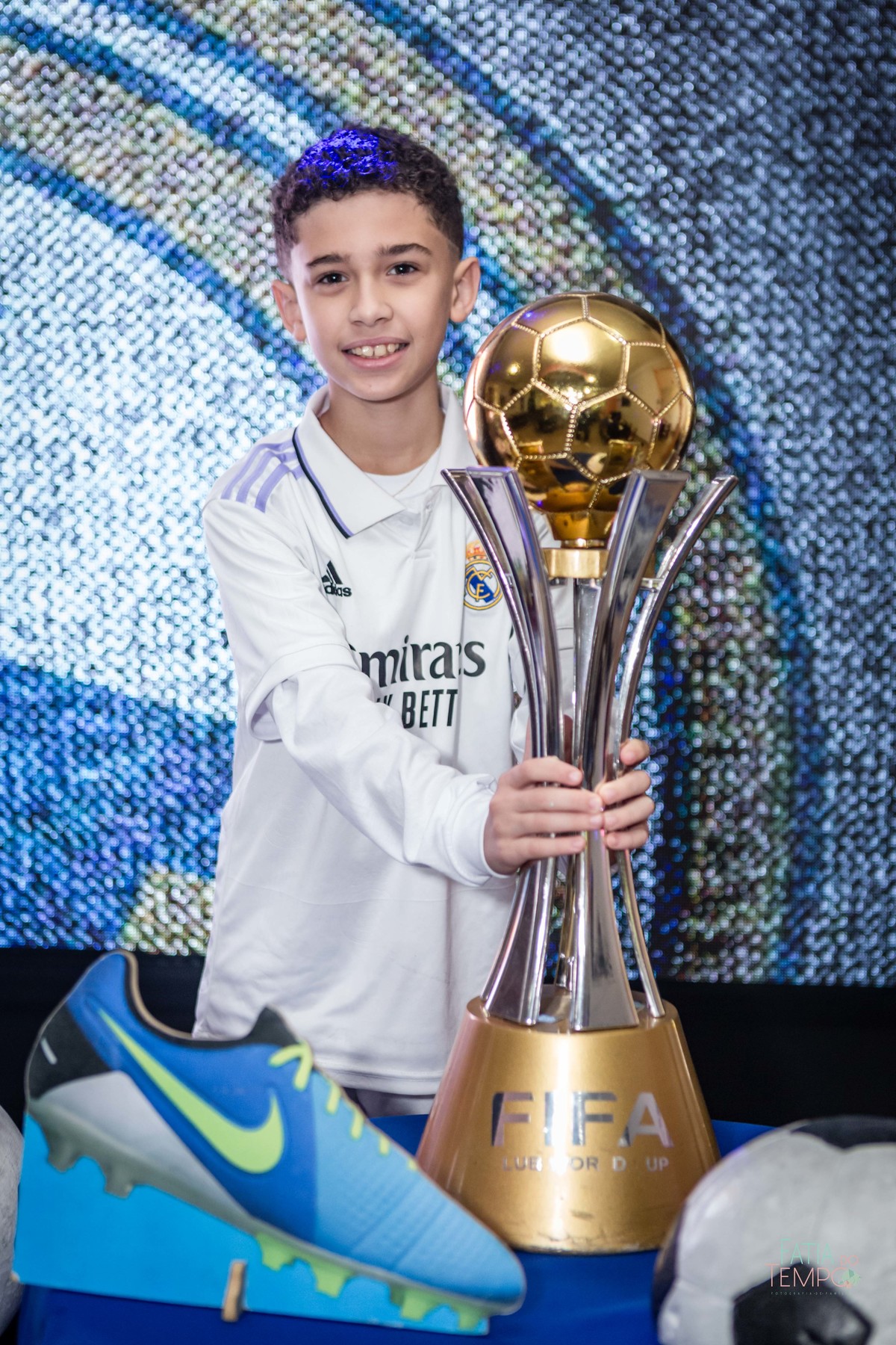 Futebol, jogador, Soccer, atacante, Real Madrid, Zagueiro, aniversário, decoração, buffet infantil, quadra de futebol, gramado sintético, criança, fotografia de criança, festa de aniversário, bola de futebol, parabéns, jogador caro, drible, contrato, gol,