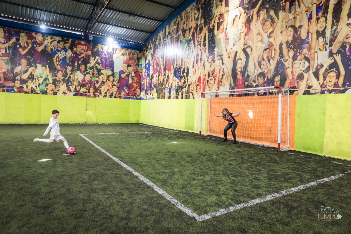 Futebol, jogador, Soccer, atacante, Real Madrid, Zagueiro, aniversário, decoração, buffet infantil, quadra de futebol, gramado sintético, criança, fotografia de criança, festa de aniversário, bola de futebol, parabéns, jogador caro, drible, contrato, gol,