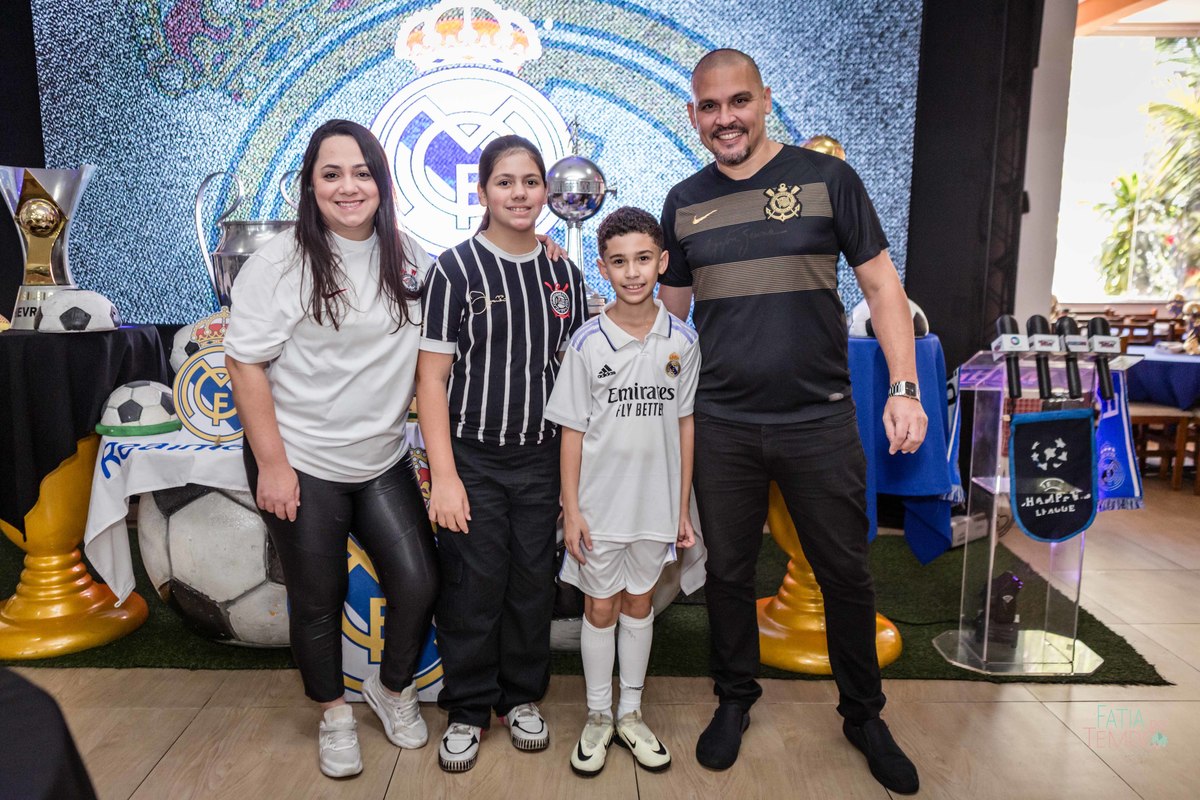 Futebol, jogador, Soccer, atacante, Real Madrid, Zagueiro, aniversário, decoração, buffet infantil, quadra de futebol, gramado sintético, criança, fotografia de criança, festa de aniversário, bola de futebol, parabéns, jogador caro, drible, contrato, gol,