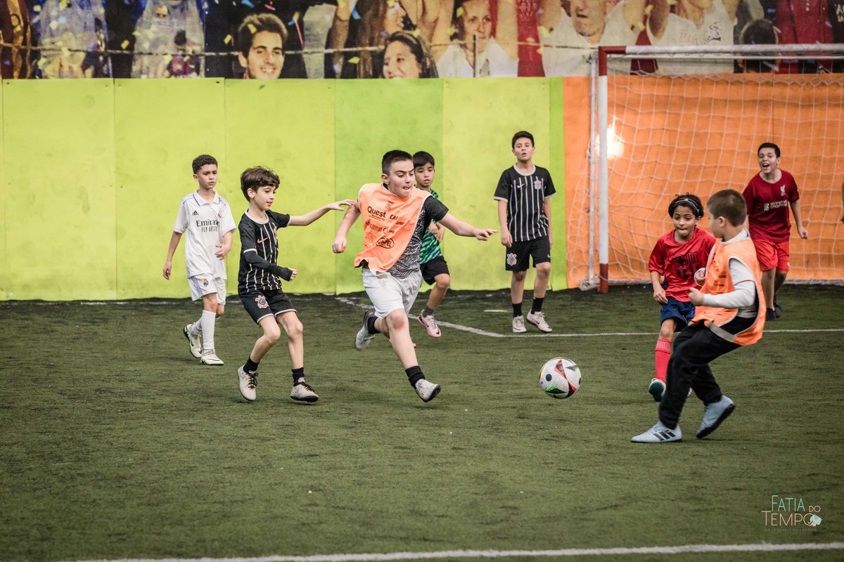 Futebol, jogador, Soccer, atacante, Real Madrid, Zagueiro, aniversário, decoração, buffet infantil, quadra de futebol, gramado sintético, criança, fotografia de criança, festa de aniversário, bola de futebol, parabéns, jogador caro, drible, contrato, gol,