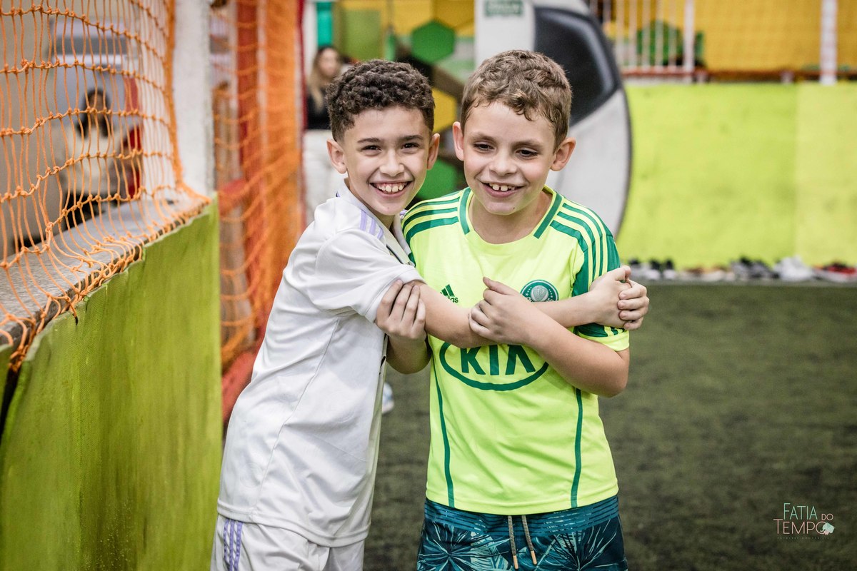 Futebol, jogador, Soccer, atacante, Real Madrid, Zagueiro, aniversário, decoração, buffet infantil, quadra de futebol, gramado sintético, criança, fotografia de criança, festa de aniversário, bola de futebol, parabéns, jogador caro, drible, contrato, gol,