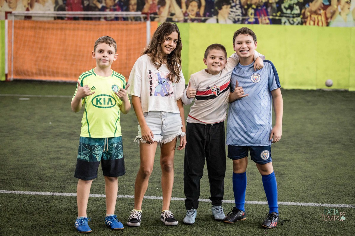 Futebol, jogador, Soccer, atacante, Real Madrid, Zagueiro, aniversário, decoração, buffet infantil, quadra de futebol, gramado sintético, criança, fotografia de criança, festa de aniversário, bola de futebol, parabéns, jogador caro, drible, contrato, gol,