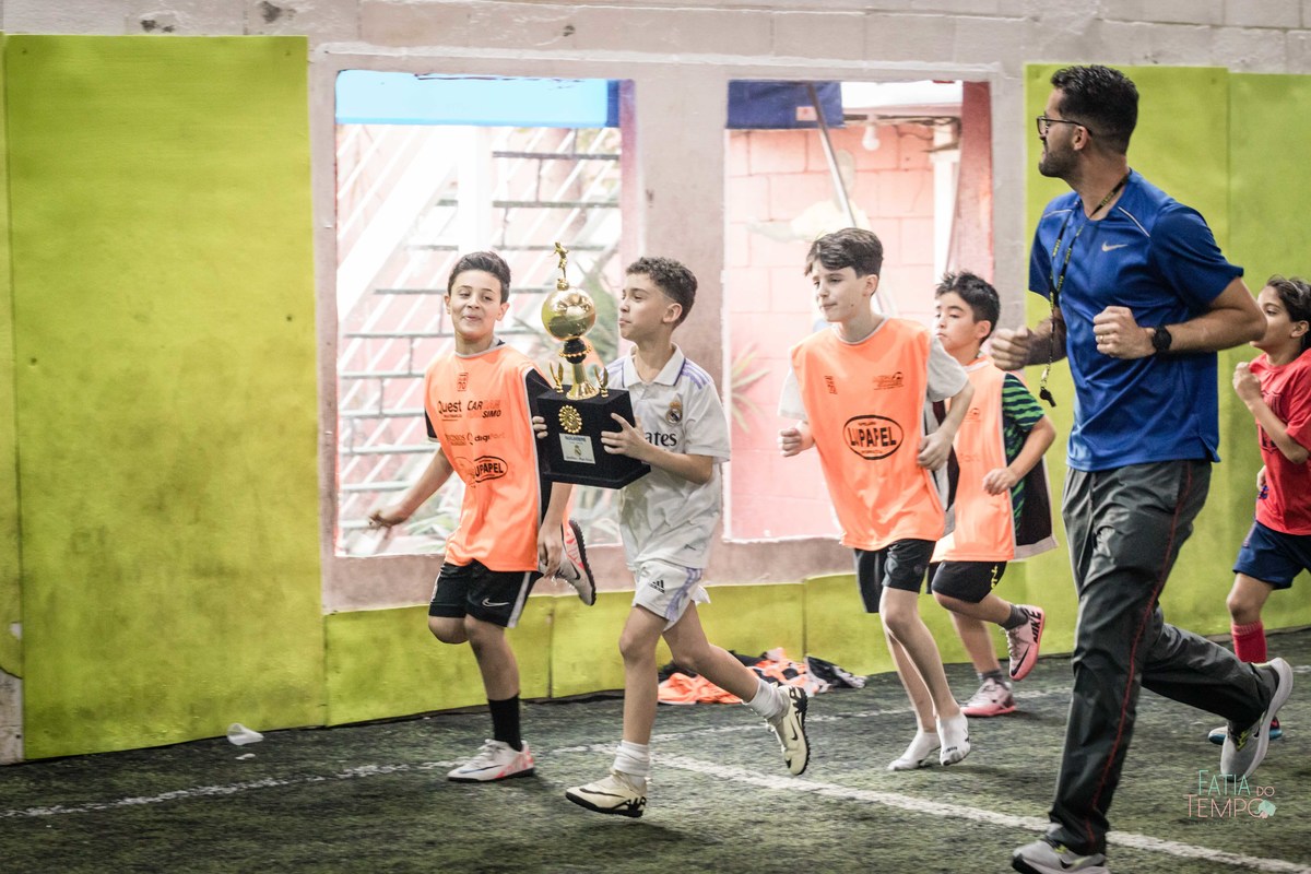 Futebol, jogador, Soccer, atacante, Real Madrid, Zagueiro, aniversário, decoração, buffet infantil, quadra de futebol, gramado sintético, criança, fotografia de criança, festa de aniversário, bola de futebol, parabéns, jogador caro, drible, contrato, gol,