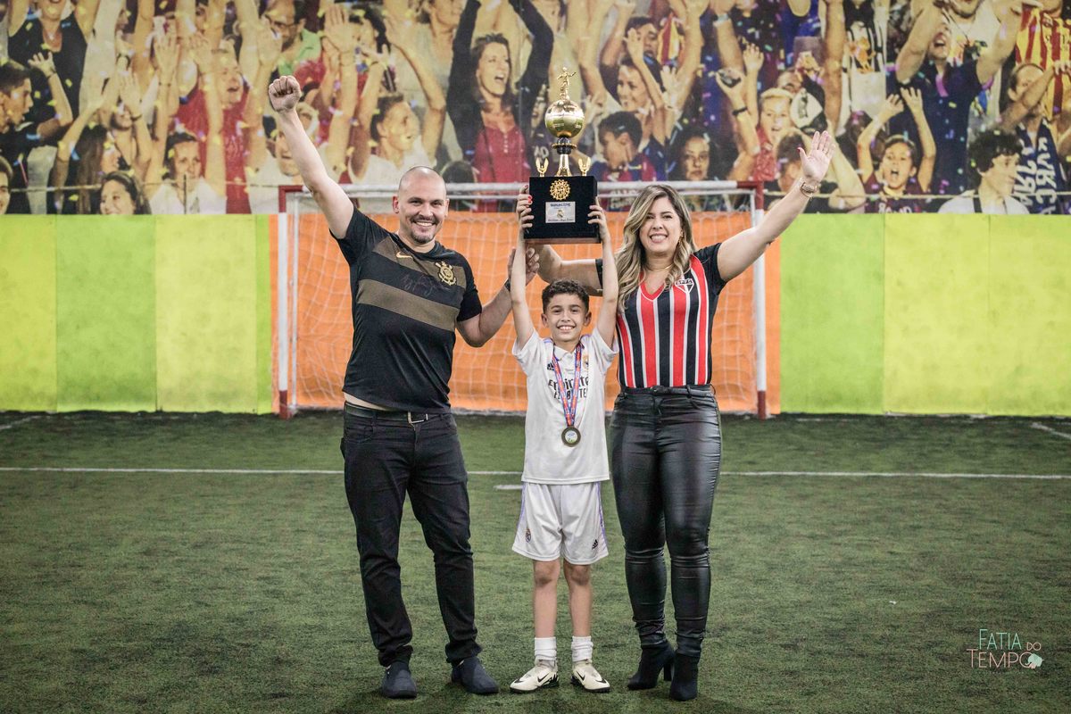 Futebol, jogador, Soccer, atacante, Real Madrid, Zagueiro, aniversário, decoração, buffet infantil, quadra de futebol, gramado sintético, criança, fotografia de criança, festa de aniversário, bola de futebol, parabéns, jogador caro, drible, contrato, gol,