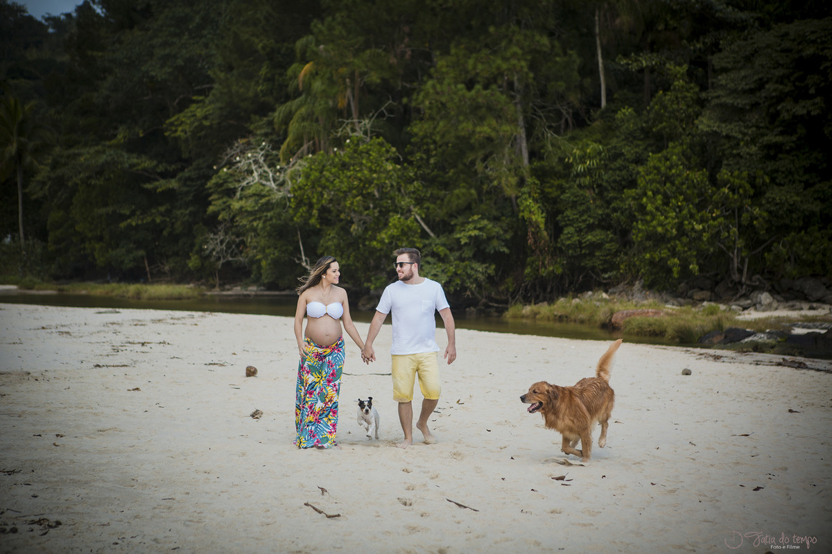 Ensaio gestante, ensaio gestante na praia, praia de maresias, gestante, hotel coconuts, ensaio no hotel, ensaio em maresias, ensaio com cachorros