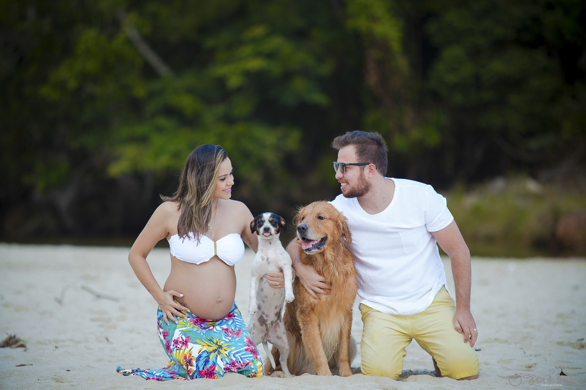 Ensaio gestante, ensaio gestante na praia, praia de maresias, gestante, hotel coconuts, ensaio no hotel, ensaio em maresias, ensaio com cachorros