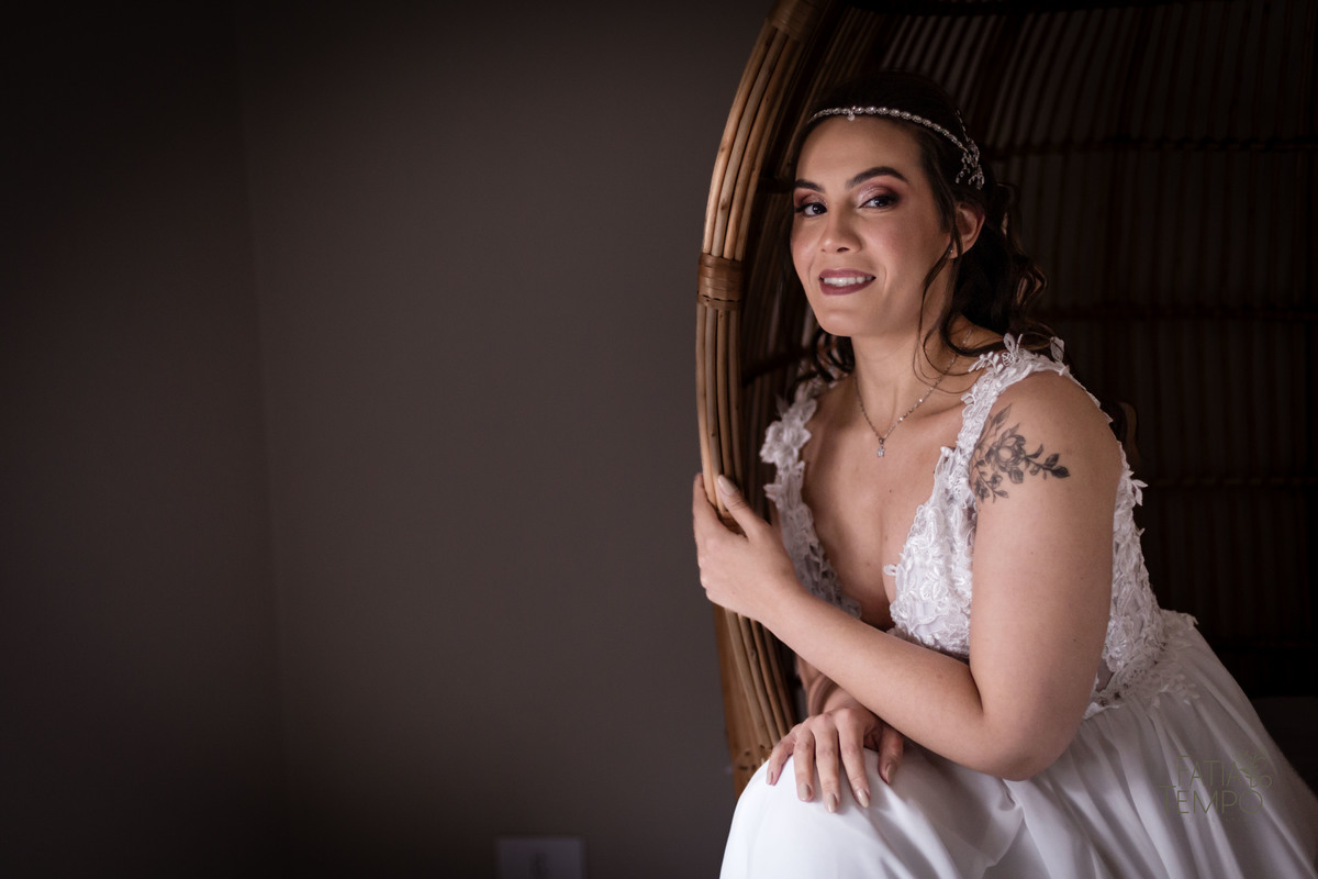 Dia da noiva, maquiagem, making of, wedding, buffet de casamento, salão de festa, assessoria, cerimonial, celebrante, mini wedding, casamento pequeno, poucos convidados, decoração, vestido de noiva, salão de beleza, banda, musica, dança, fotografia, 