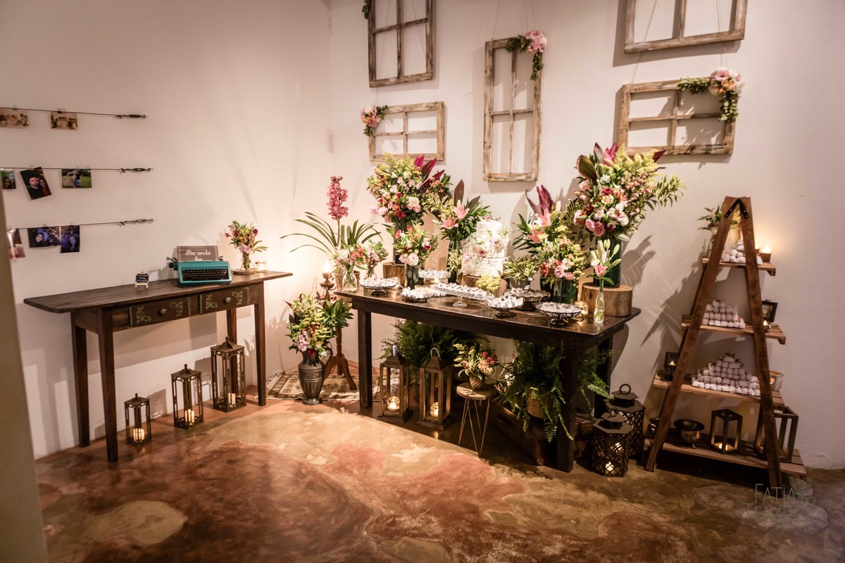 Dia da noiva, maquiagem, making of, wedding, buffet de casamento, salão de festa, assessoria, cerimonial, celebrante, mini wedding, casamento pequeno, poucos convidados, decoração, vestido de noiva, salão de beleza, banda, musica, dança, fotografia, 