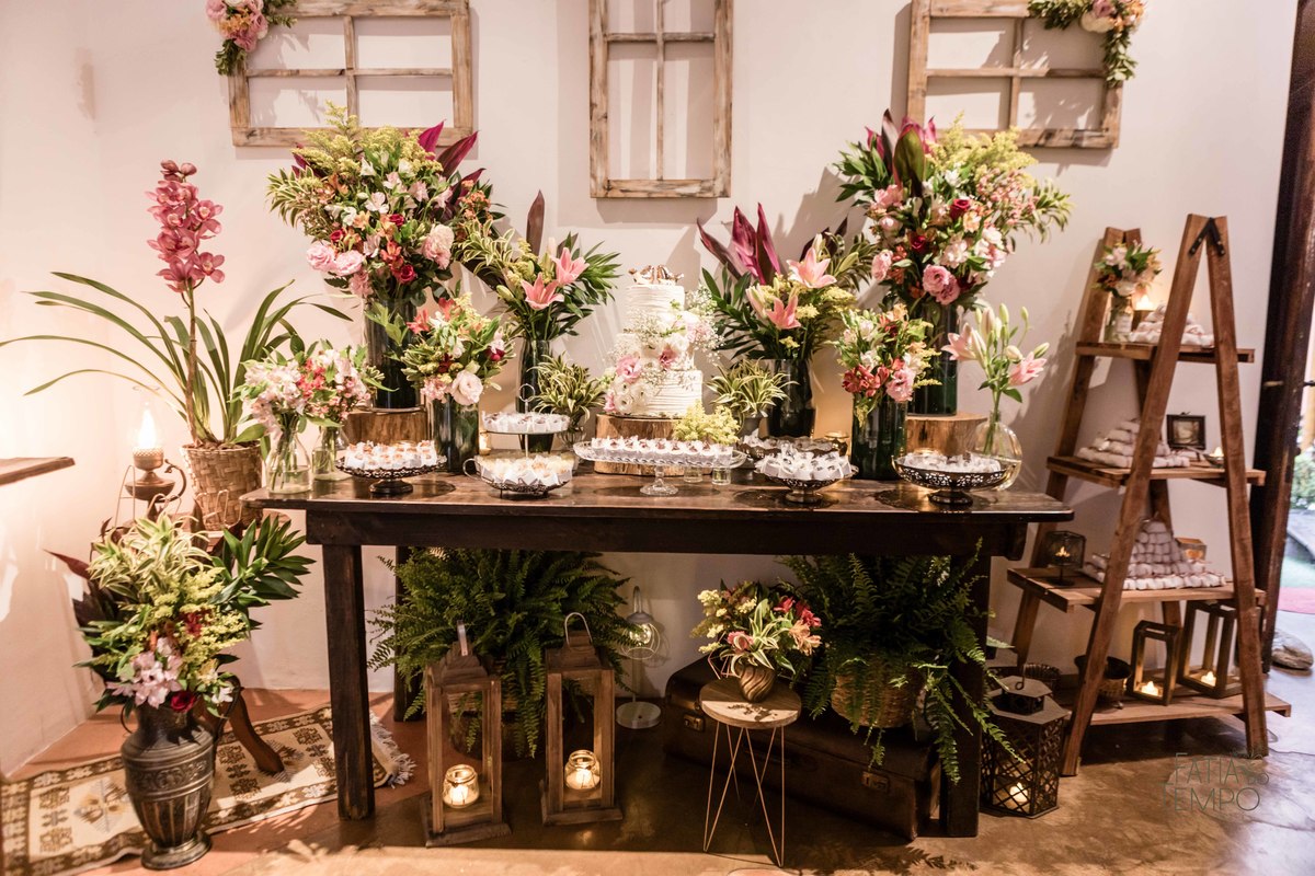 Dia da noiva, maquiagem, making of, wedding, buffet de casamento, salão de festa, assessoria, cerimonial, celebrante, mini wedding, casamento pequeno, poucos convidados, decoração, vestido de noiva, salão de beleza, banda, musica, dança, fotografia, 